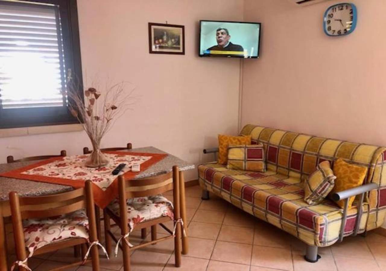Odegos Appartamento Matilda Roca Luaran gambar