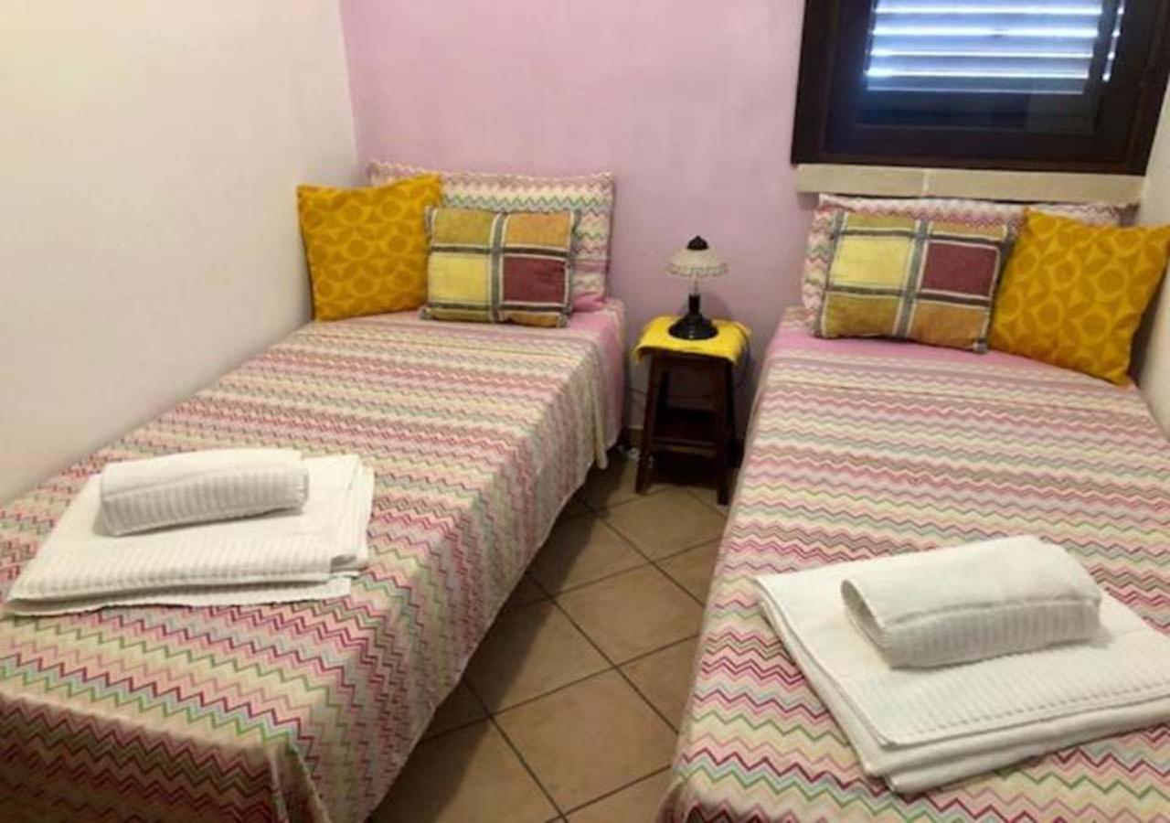 Odegos Appartamento Matilda Roca Luaran gambar