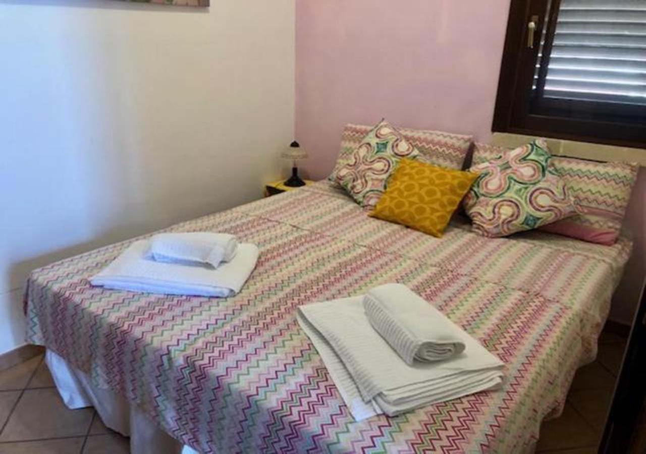 Odegos Appartamento Matilda Roca Luaran gambar